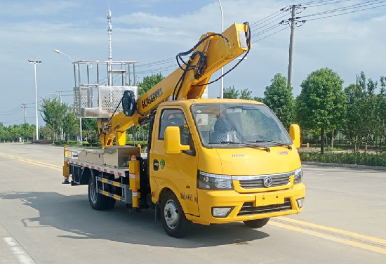 藍(lán)牌東風(fēng)途逸伸縮臂高空作業(yè)車